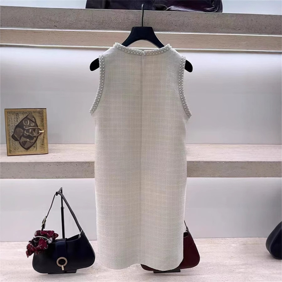 Fashionable Urban Sexy Luxury Early Spring French Small Fragrance Urban Temperament Pearl Decoration Collar Coarse Floral Sleeveless Women's Dres