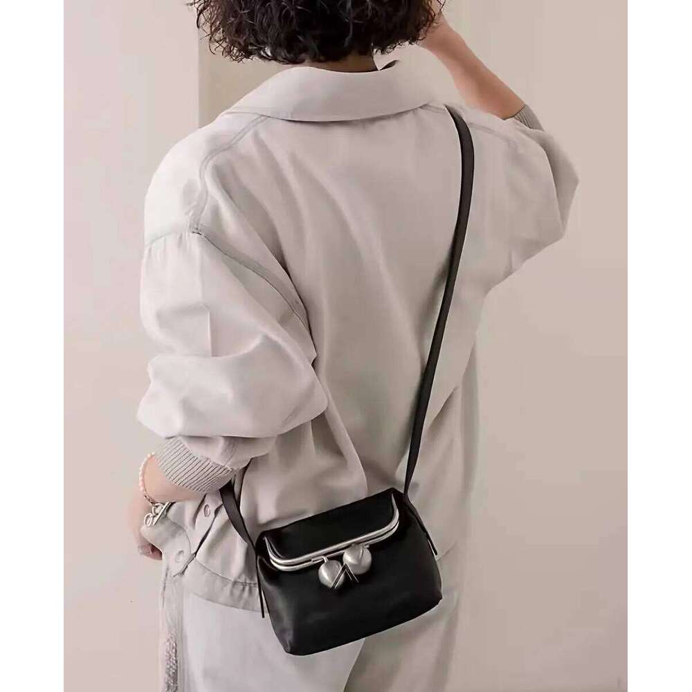 Luxury shoulder bag handbag Hobo novel Bell clip bag casual genuine cowhide women's flip small delicate women's crossbody bag red SENYY