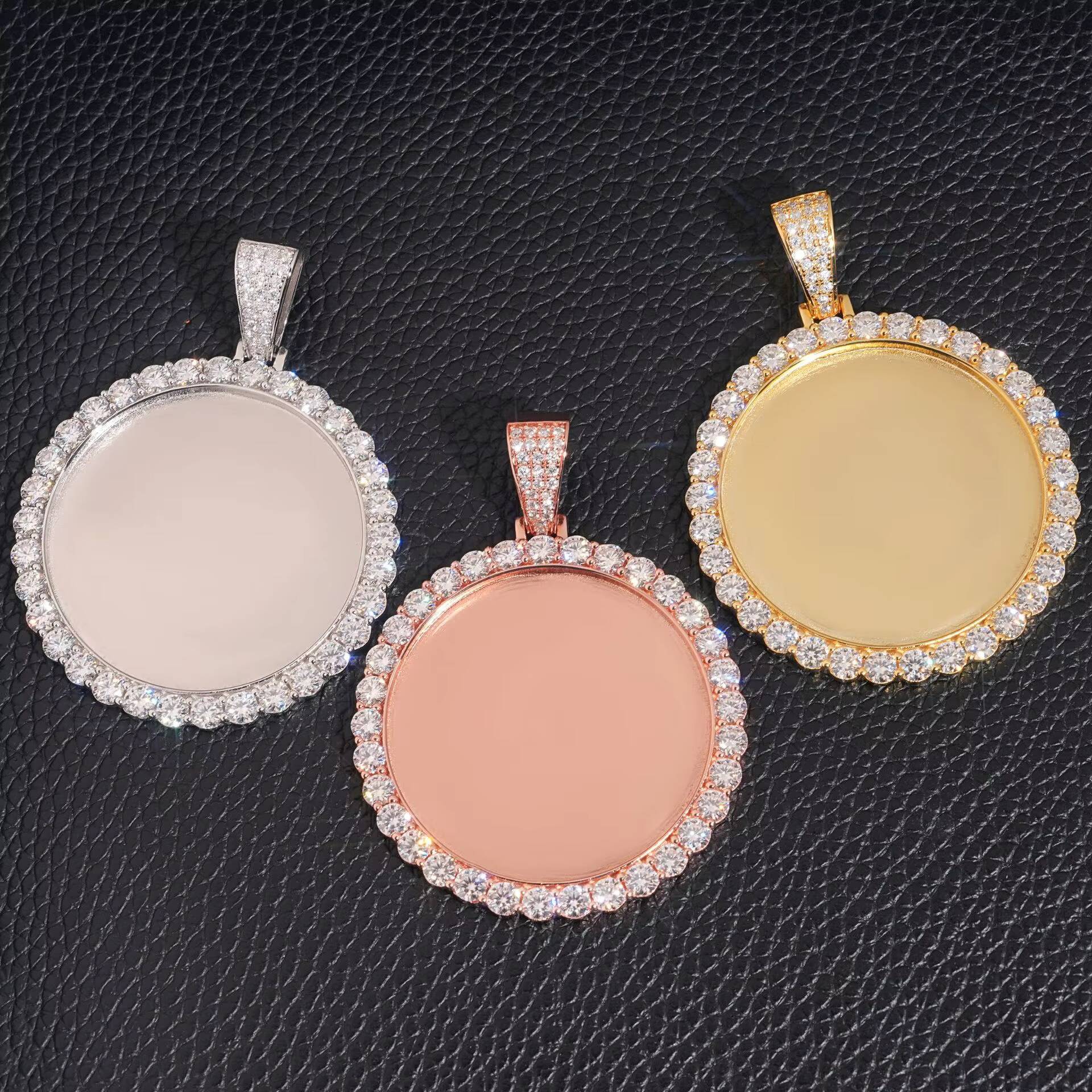 Hiphop Round Frame Pendant Photo Pendant 925 Silver Moissanite Inlaid Unisex Suitable for Tennis Chain