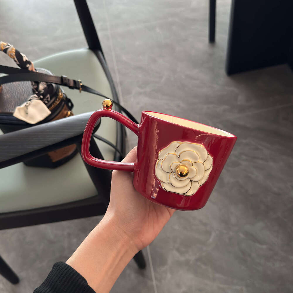 Ceramic Mugs Light Luxury Gold-Embossed Red Black Camellia Relief Drinking Utensils Coffee Cup for Home Kitchen Dining Table Decor