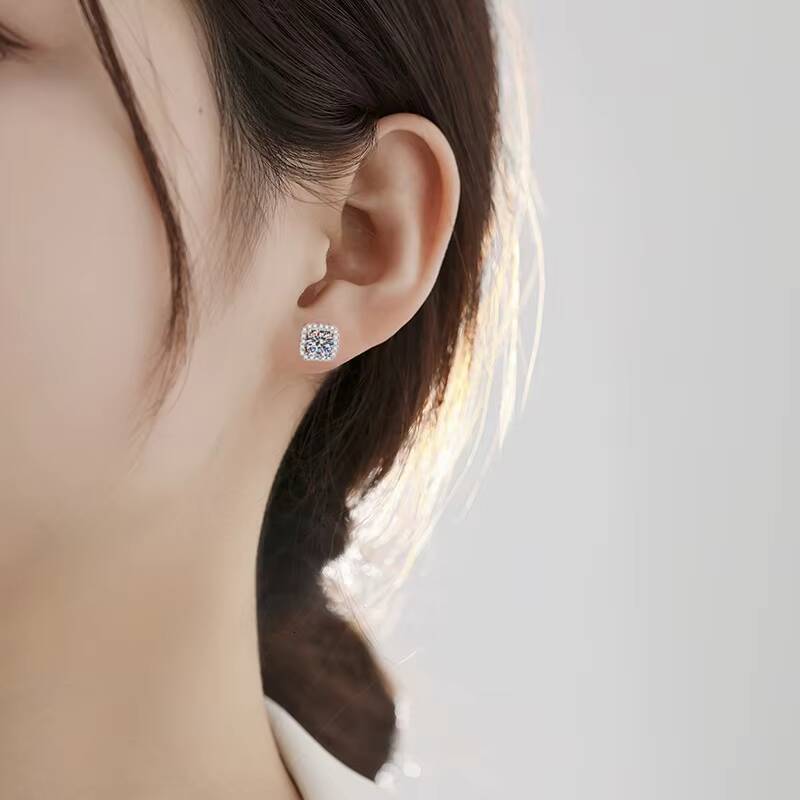 Wholesale Gra 05 1 2Ct Halo Cushion Square Design Moissanite Diamond 925 Silver Stud Earrings for Women Engagement Jewelry