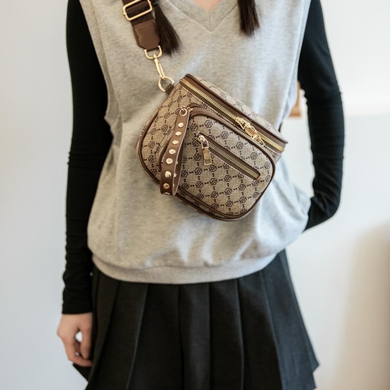 New Fashion Leisure Saddle Bag Women Wide Shoulder Strap Shoulder Bag Everything Retro Commuting Crossbody Bag Small Bag 2026s hot