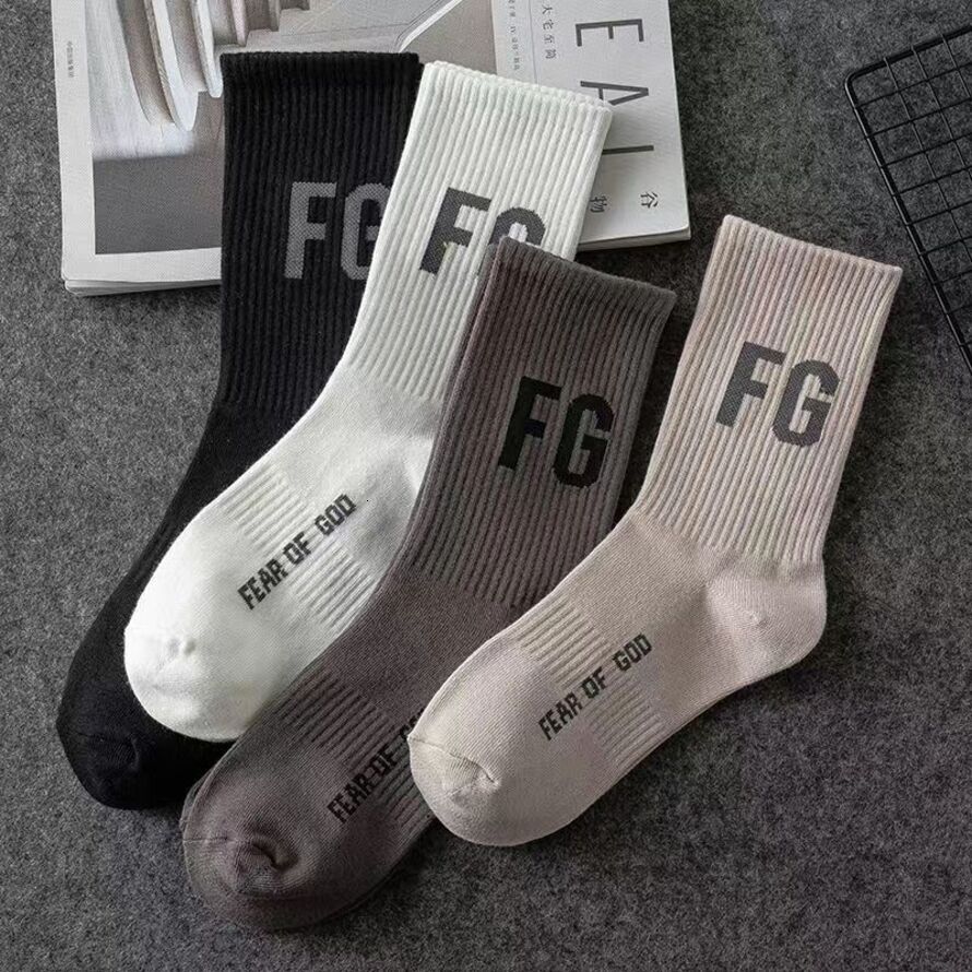 Mid-Calf Sports Cotton Trendy Fashion Men's Long Autumn Winter Thickened Breathable Casual Socks Wholesale