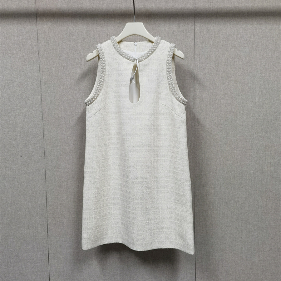 Fashionable Urban Sexy Luxury Early Spring French Small Fragrance Urban Temperament Pearl Decoration Collar Coarse Floral Sleeveless Women's Dres