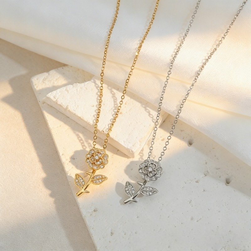 Women's Trendy Rose Flower Necklace Cubic Zirconia Micro Paved Non-Fading Clavicle Chain Elegant Fashion Jewelry
