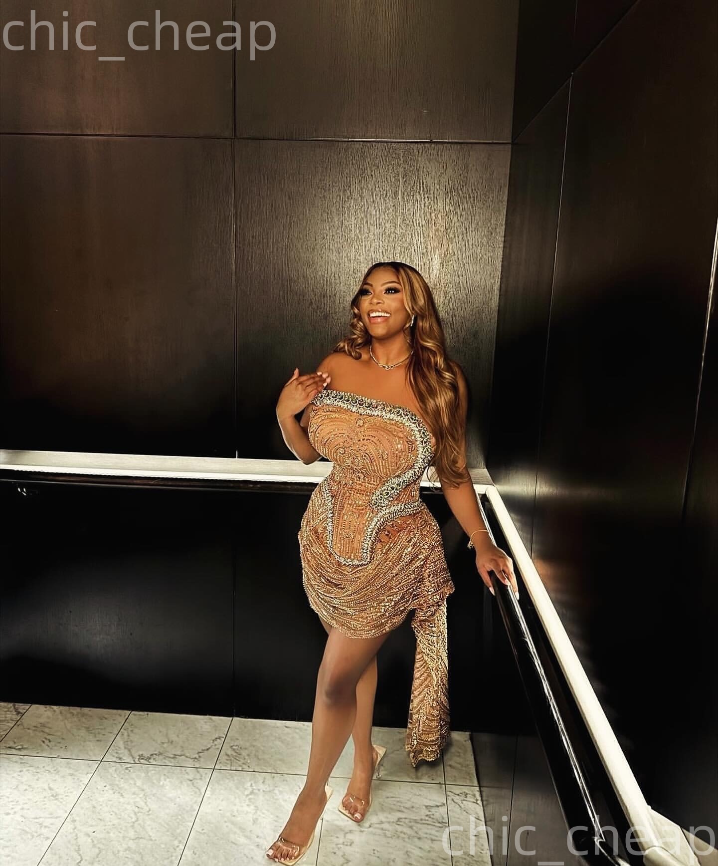 2026 Gold Cocktail Dress Beaded Crystals Sequined Sparkly Short Mini Graduation Homecoming Dresses For Special Occasions Sweetheart Gowns ZJ057