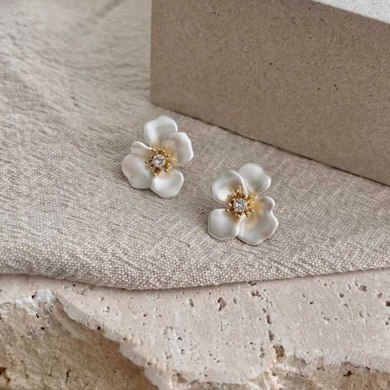 French Style Flower Stud Earrings for Women Luxury Dainty Unique Niche Jewelry Premium Trendy Festival Gift