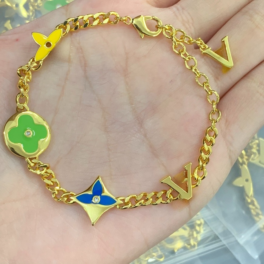 Designer Bracelet Women Gold Plated Letter Pendants Gift Wristband Cuff Chain Women Bracelet for Birthday Gift