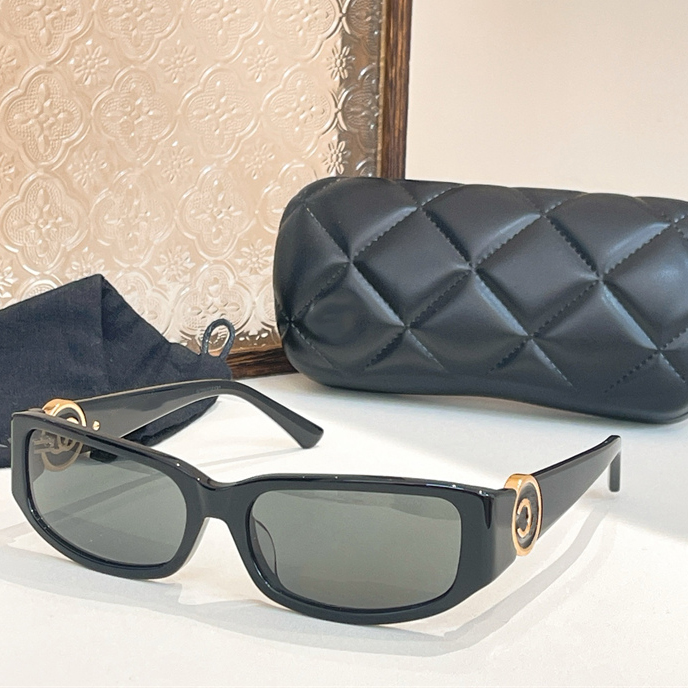 Luxury designer sunglasses for women and men classic and stylish versatile perfect for outdoor driving with UV400 sun protection a travel essential Box optional