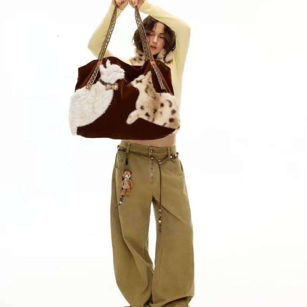 Hot Selling Cute Retro Cat Tote Women Leather Texture Plush Large Capacity Shoulder Bag Ladies Fashion Casual Versatile Crossbody Bags DIDENGLAOREN