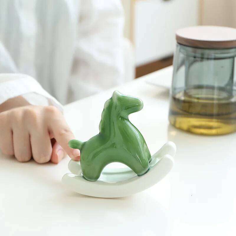 Simple and creative ceramic rocking horse ornament coffee table tea pet study desk bedroom TV cabinet & soft decoration