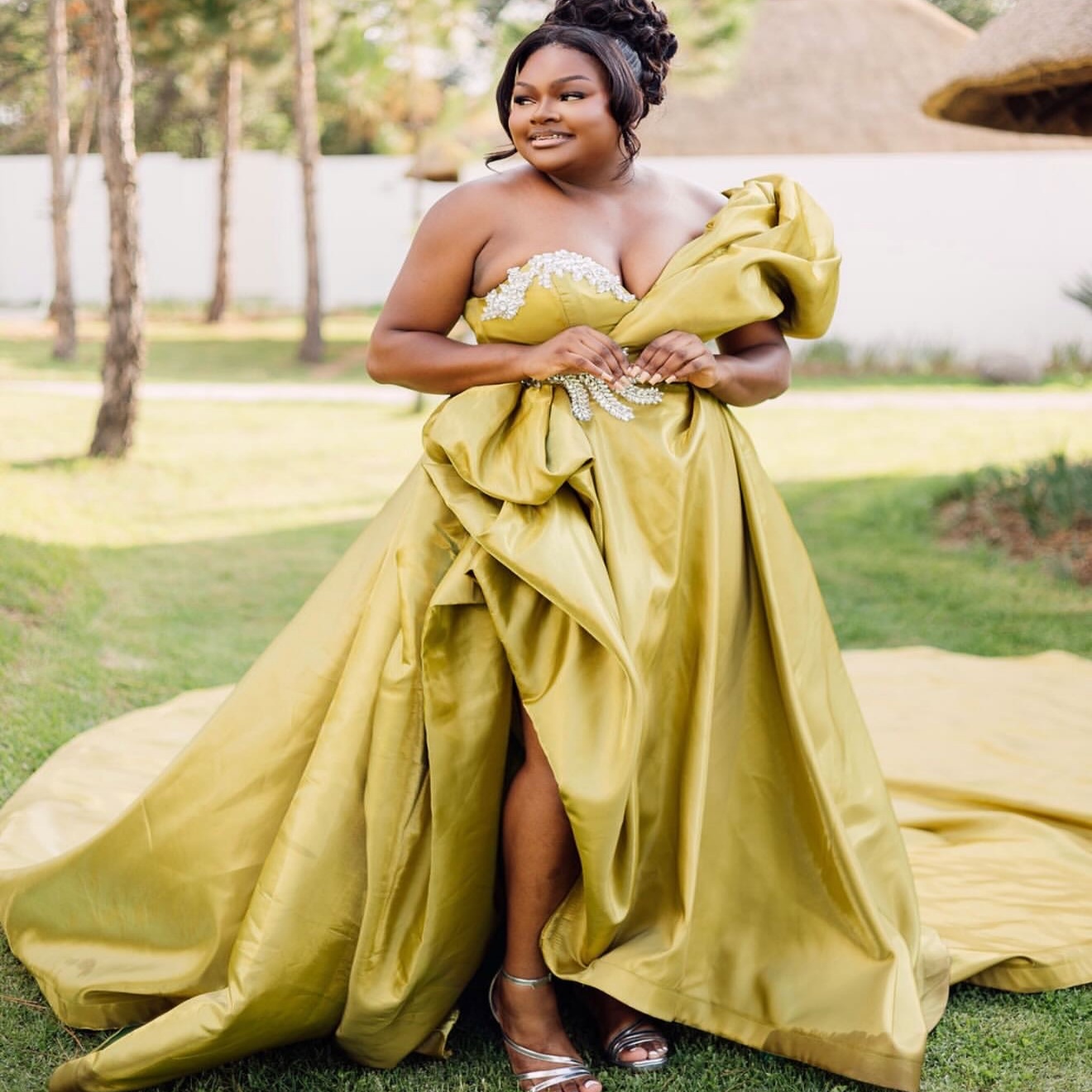 Aso Ebi Nigerian Gold A-line Prom Dresses 2026 Crystals High Split Satin Evening Formal Party Second Birthday Engagement Gowns Dress For Special Occas