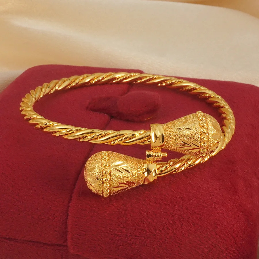 Fashion Dubai Gold Bracelet 21k Gold Plated Saudi Muslim Cuff Bangles Nigeria Women Wedding Event Party Jewelry 260107