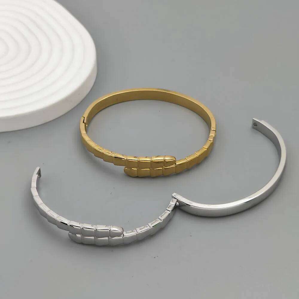 Fine Jewellery Bracelet Jewellery Gold Plated Stainless Steel Snake Pattern Waterproof Bracelet for Wedding Party and Anniversary Gift High Quality 1 