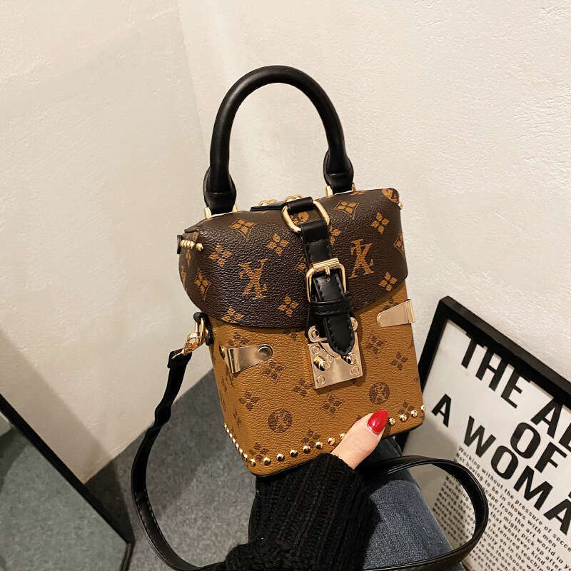 Hard Shell Women's Handbag 2026 New Printed Crossbody Small Square Box Backpack Party Casual Cute Bag