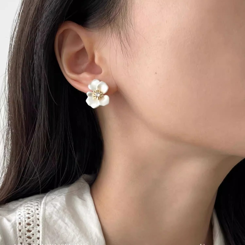 French Style Flower Stud Earrings for Women Luxury Dainty Unique Niche Jewelry Premium Trendy Festival Gift