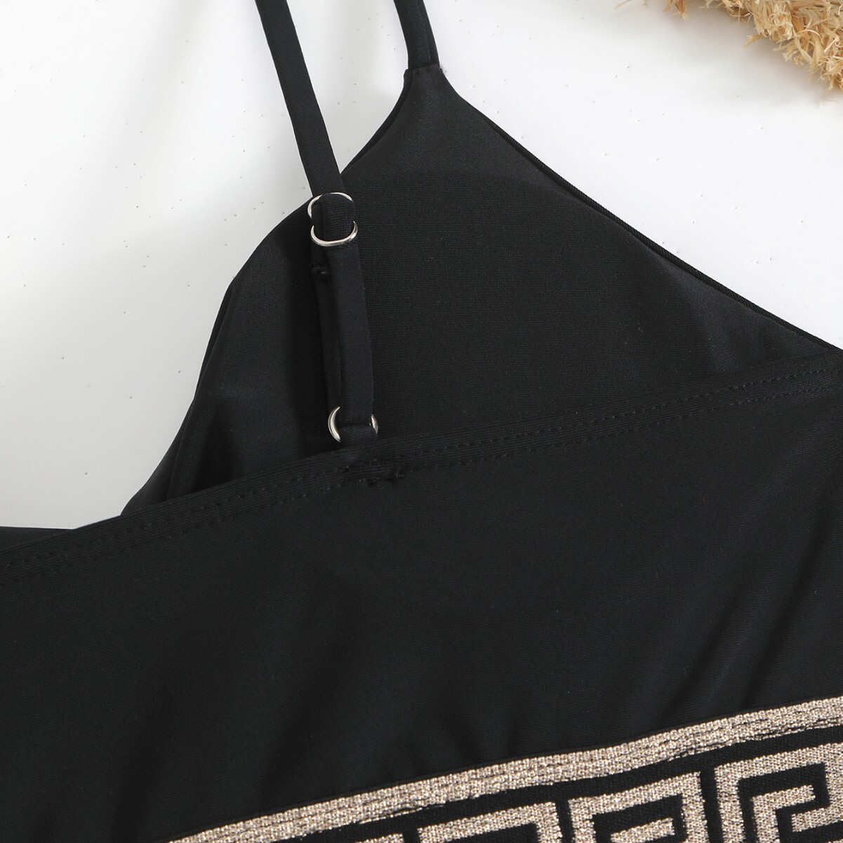 The 2026 New Shoulder Padded Bikini Designed By Luxury Brand Designers Is A Two-piece Swimsuit That Can Cover The Abdomen And Is Compatible With The E