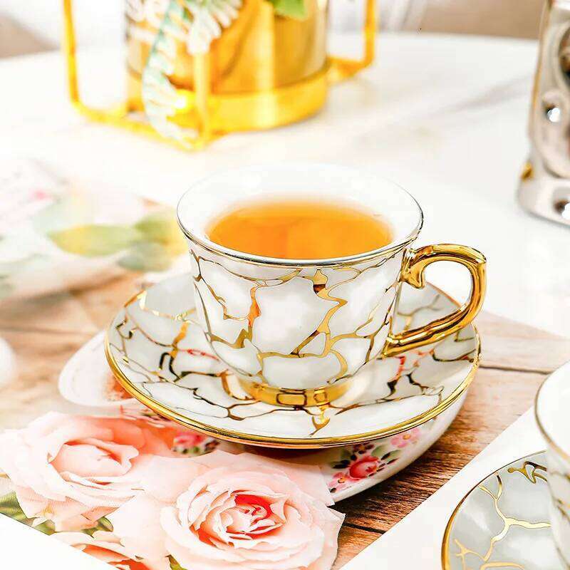 Nordic Light Luxury Ceramic Coffee Cups with Dish Vintage Office Mug Gold Edged Afternoon Tea Cup Set Household Drinkware
