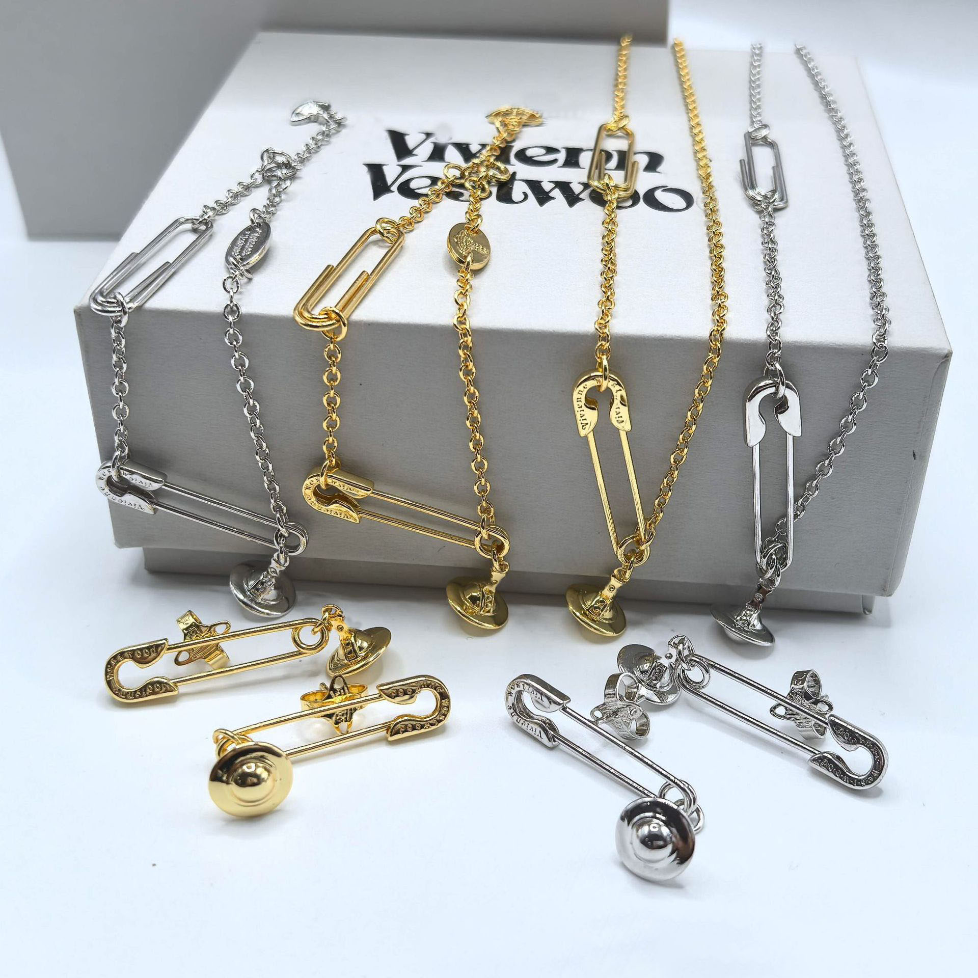 New Designer Necklaces Planet orb Brooch 3D Small Planet Bracelet Ribbon Punk Ring Collar Chain French Paperclip Saturn Earrings Valentine's Day Commemorative Gift