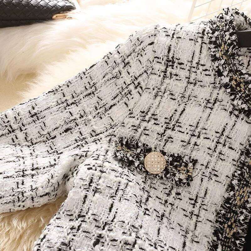 Designer's High-quality Jacket For Spring New Women's Short Top With A Slim Fit, Elegant And Fashionable Floral Coat And Cardigan Wool Sweat