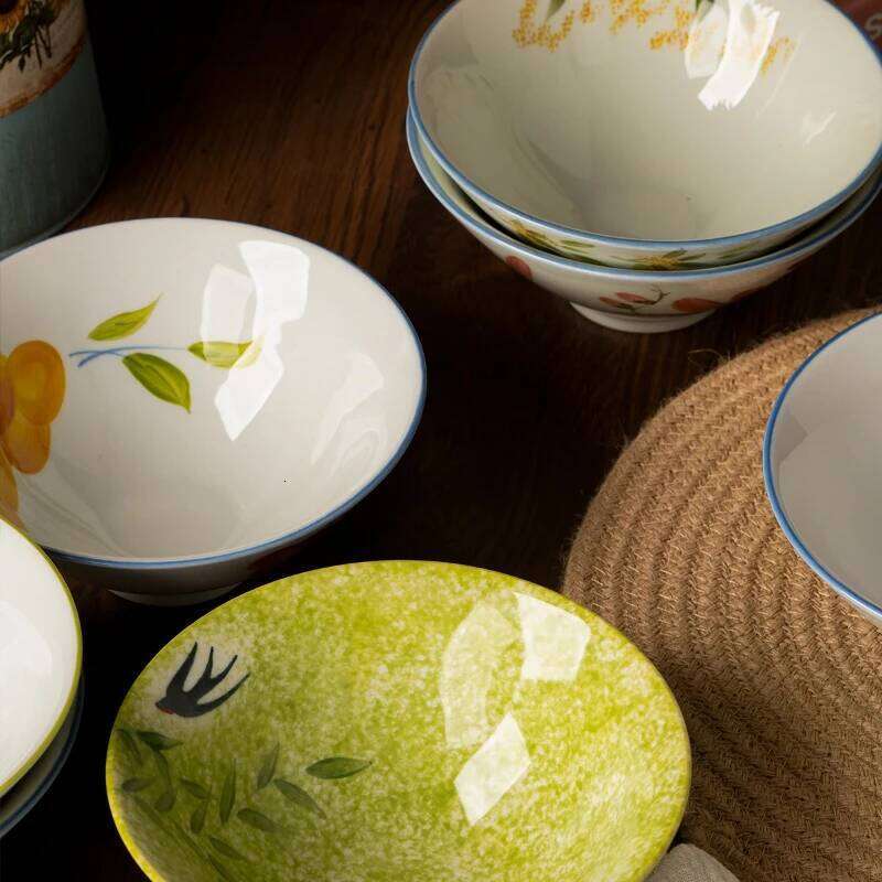 Kitchen Tableware Ceramic Rice Bowl with Bamboo Hat Design Underglaze Colouring Suitable for Home Dining and Outdoor Picnics