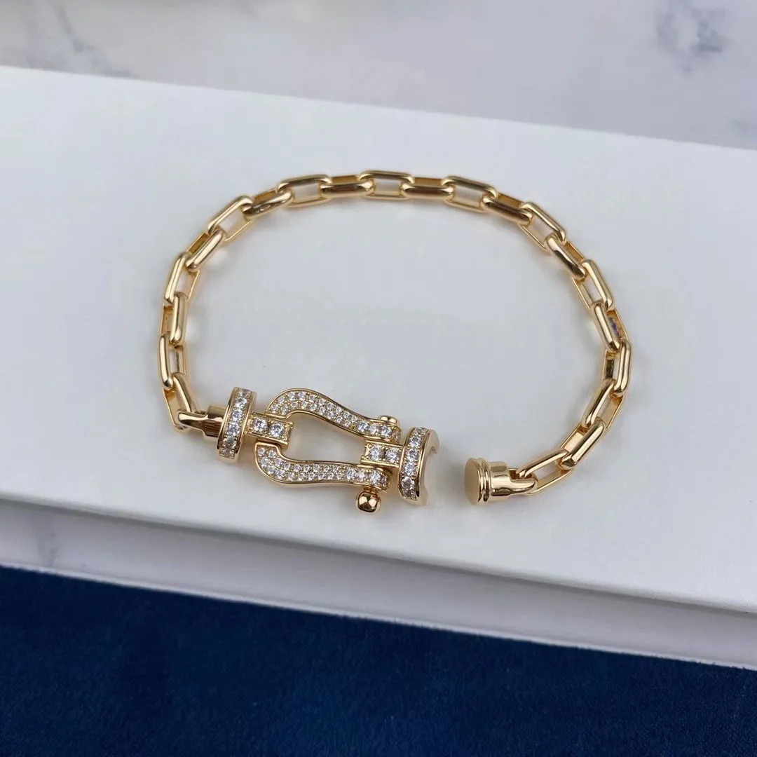 High Quality Luxury Designer Design Bangle Stainless Steel Charm Bracelets Classic Jewelry Bracelets for Men and Women Fashion size 15-25cm very nice