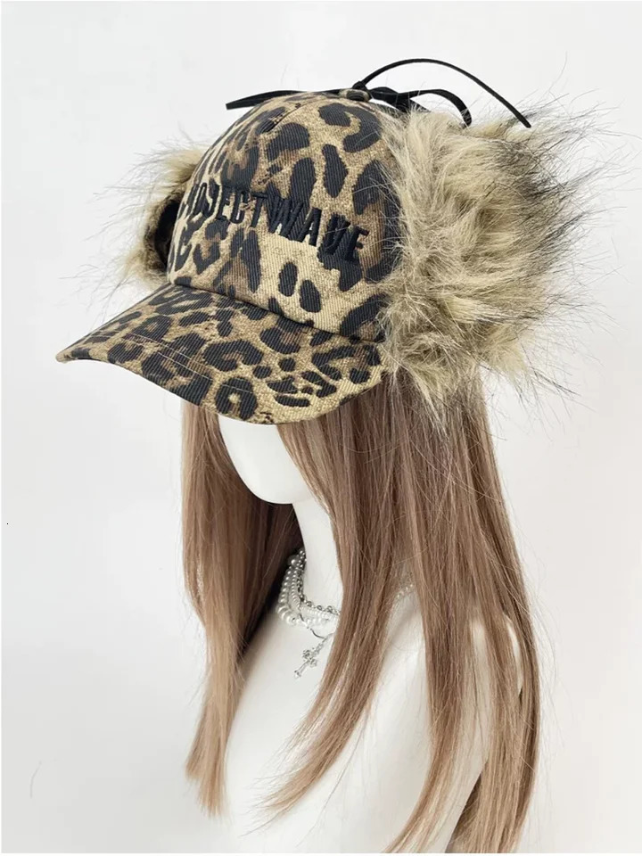 2025 Winter Fur Fleece Ear Cover bomber hat Y2K Leopard Print Baseball Cap Womens Thick Cotton Inner-Lined Lei Feng Hat 260113