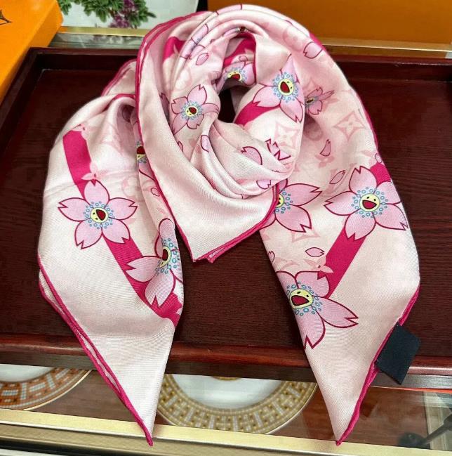 Cherry motif Women Slik Scarf Woman Printed embroidery Designer Shawls f Silk Winter Print Foulard Satin Square Head Scarves 90x90cm