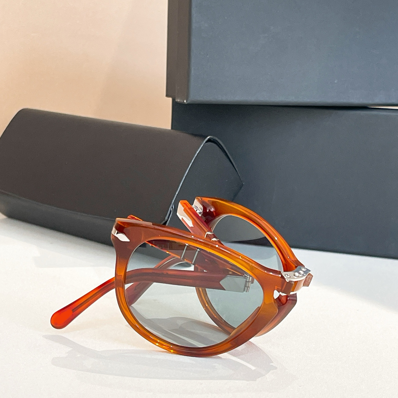 Fold-Sunglasses For Men Women Fashion 714 Summer Designer Stylish High Street Catwalk Style Anti-Ultraviolet UV400 Oval Acetate Full Frame Glasses Random Box
