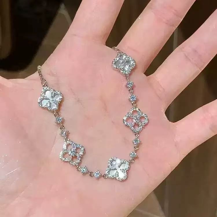 Sweet Cherry Blossoms Vintage Pink Fritillaria Four Leaf Clover Bracelet with Micro inlaid Zircon bracelet designer for women gift