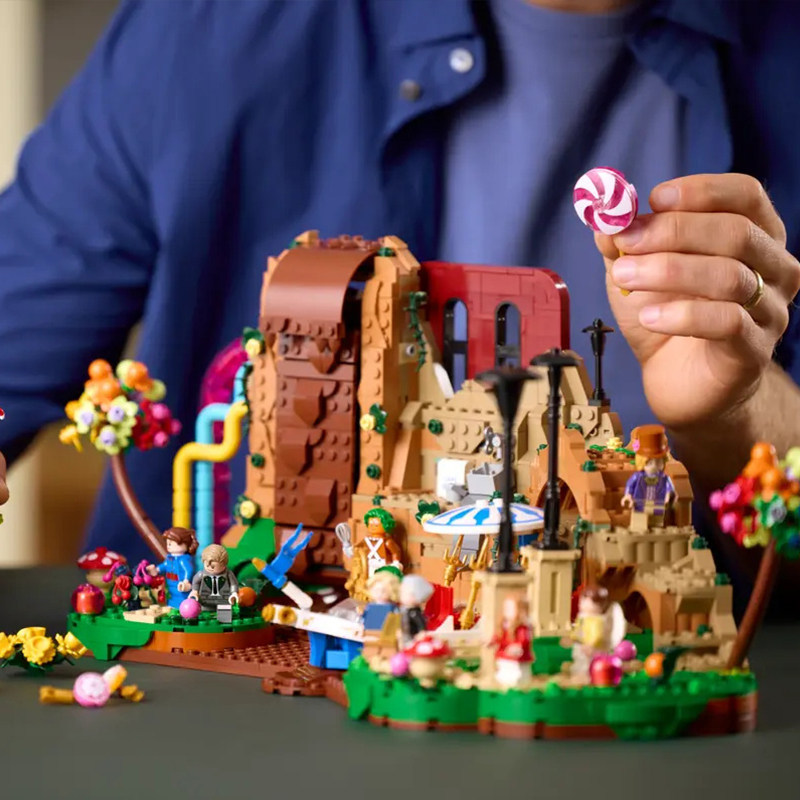 Cross-border new 21360 chocolate factory assembled building block toy gift