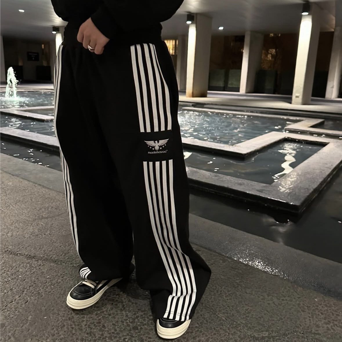 Luxury Brand Designer Clothes European And American New Retro Casual Fashion Straight Loose Sweatpants Wide-Leg Street Striped Long Pants Unisex