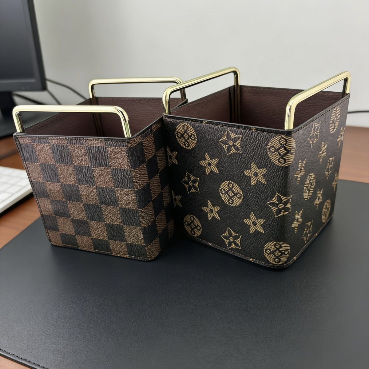 2026 New Retro Leather Pen Holder Creative Grid Pattern Desktop Storage Organizer for Office School Makeup Brush Holder