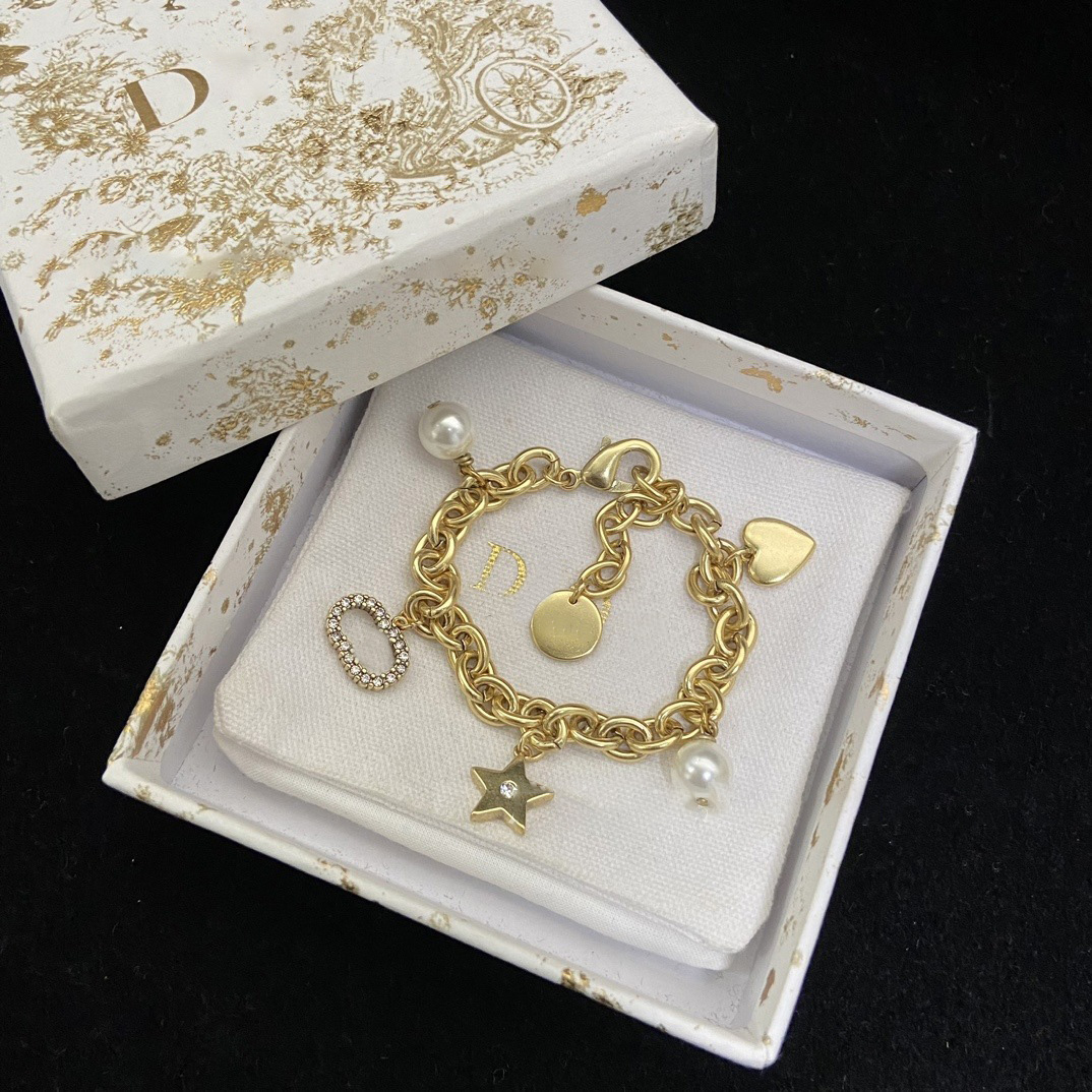 18K Gold Chain star Letter pearl designer bracelet women fashion heart star bracelets Wristband titanium Stainless alloy copper elegant Bangle Jewelry With box