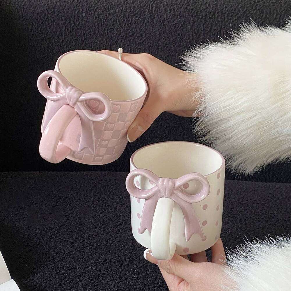 1Pc Heart Ceramic Mug, Creative Bow Handle Design Checkerboard Pattern Mug Suitable for Home Decoration, Daily Drinking Water, Breakfast Milk, Afterno