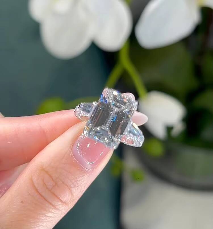 Luxury Wedding Jewelry Engagement Ring 14K White Gold VS1 DEF Color IGI Certificated 5CT Emerald Cut CVD Lab Grown Diamond Ring