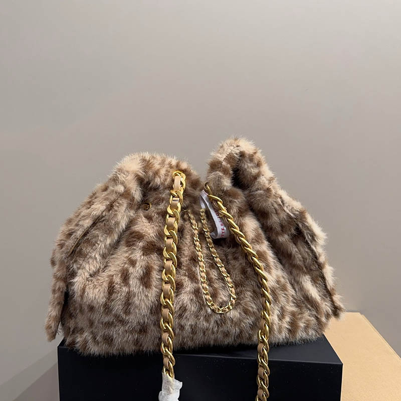 Women Two-Tone Fluffy Hobo Bucket Bag String Design Leisure Tote with Side Flap Pockets Gold Buckle Matelasse Chain High-Capacity Shoulder Underarm Handbag 28cm