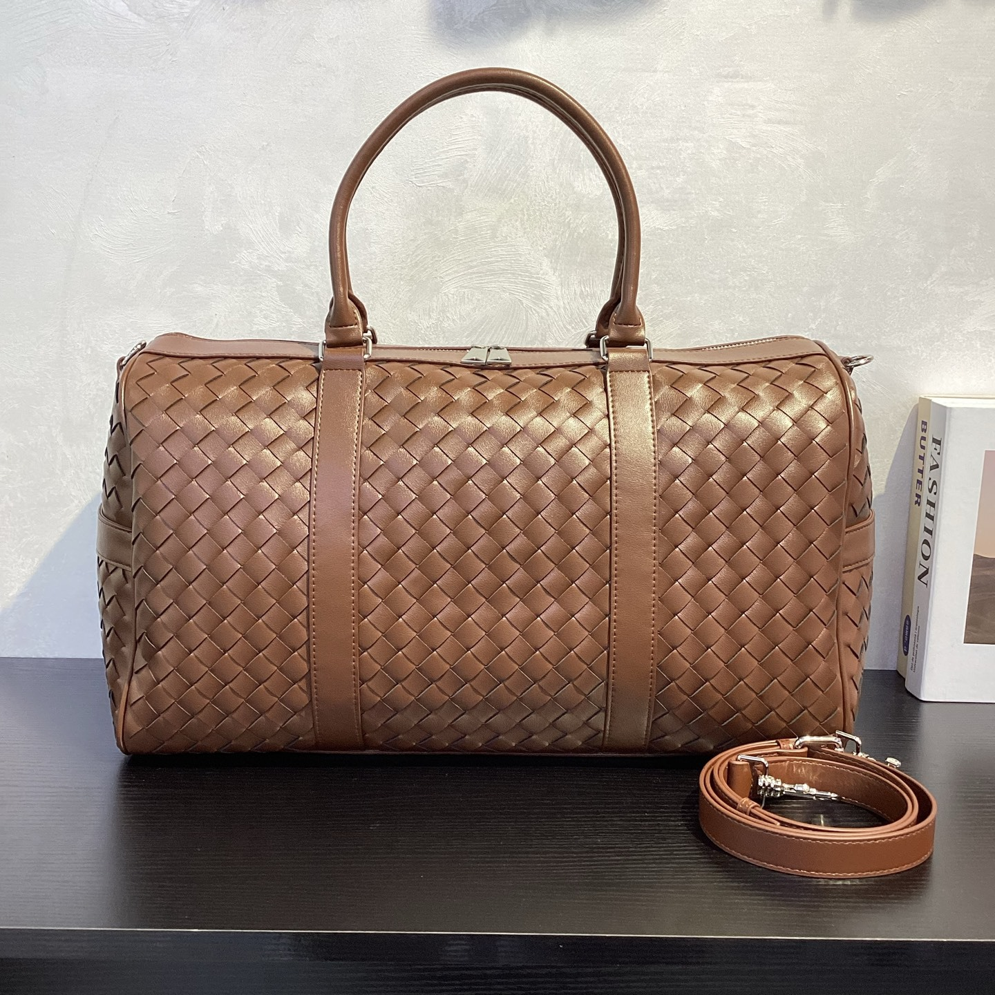 2025 Quality Duffle bag classic men women travel bags designer Real leather lage large capacity intrecciato woven handbag with removable strap