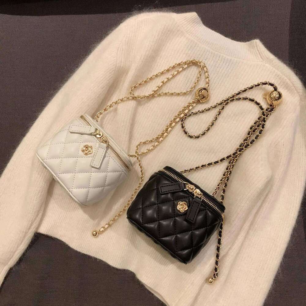 Women's Mini Fashion Crossbody Retro Travel Adjustable Single-Shoulder Camellia Rhombic Chain Small Bag for Women Y260115