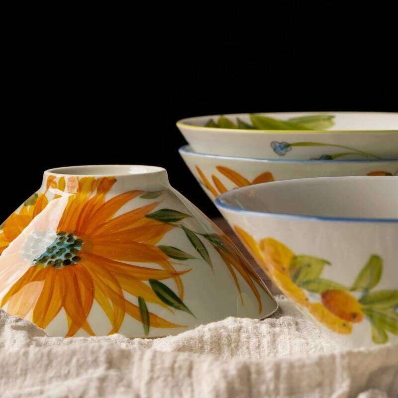 Kitchen Tableware Ceramic Rice Bowl with Bamboo Hat Design Underglaze Colouring Suitable for Home Dining and Outdoor Picnics