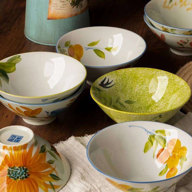 Kitchen Tableware Ceramic Rice Bowl with Bamboo Hat Design Underglaze Colouring Suitable for Home Dining and Outdoor Picnics