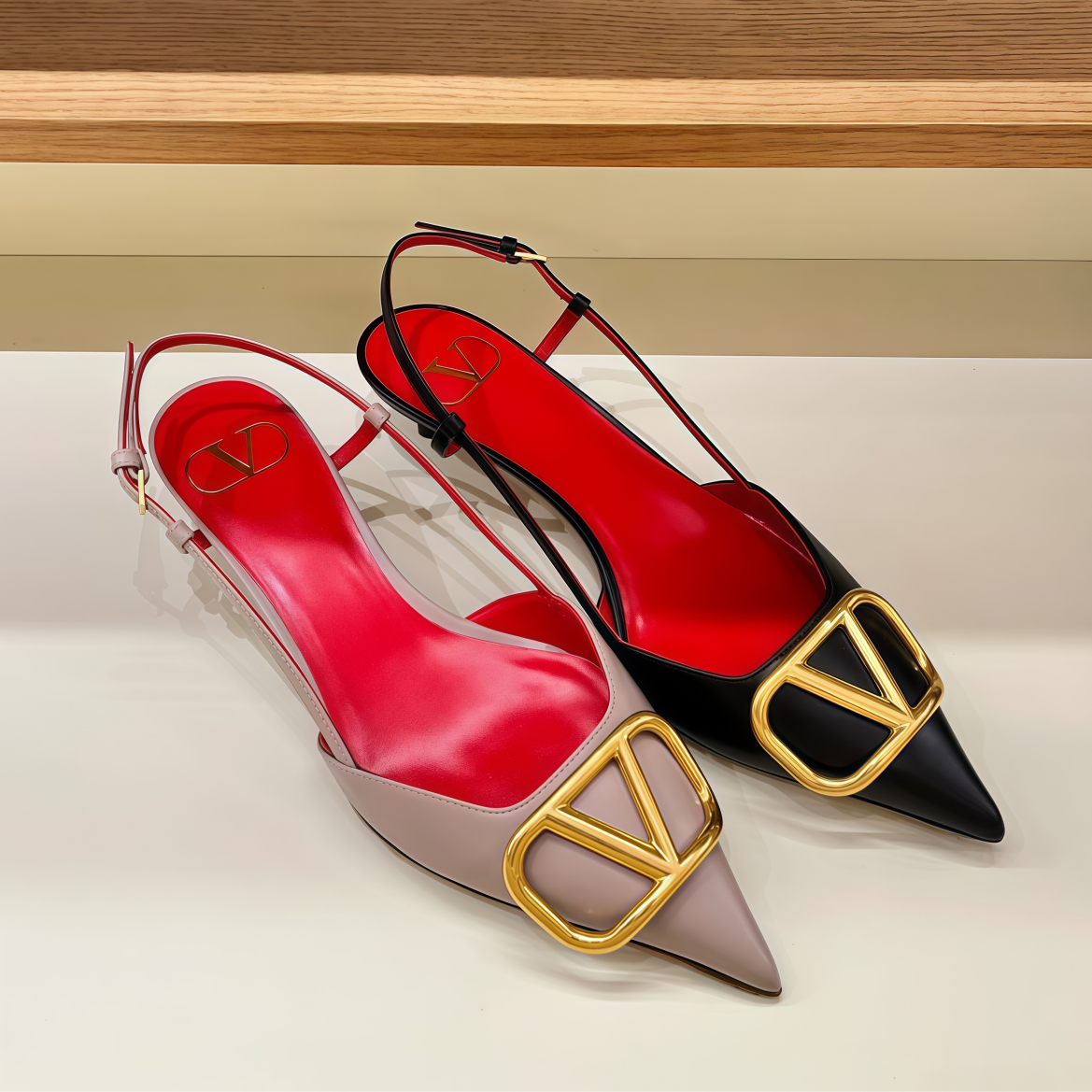 Designer Sandals Dress Shoes for Women Red High Heels Leather Shoes 4cm 6cm 8cm 10cm Bottomed Luxury Gold Metal V-buckle Fashion Luxury Classic Wedding Shoes 35-44