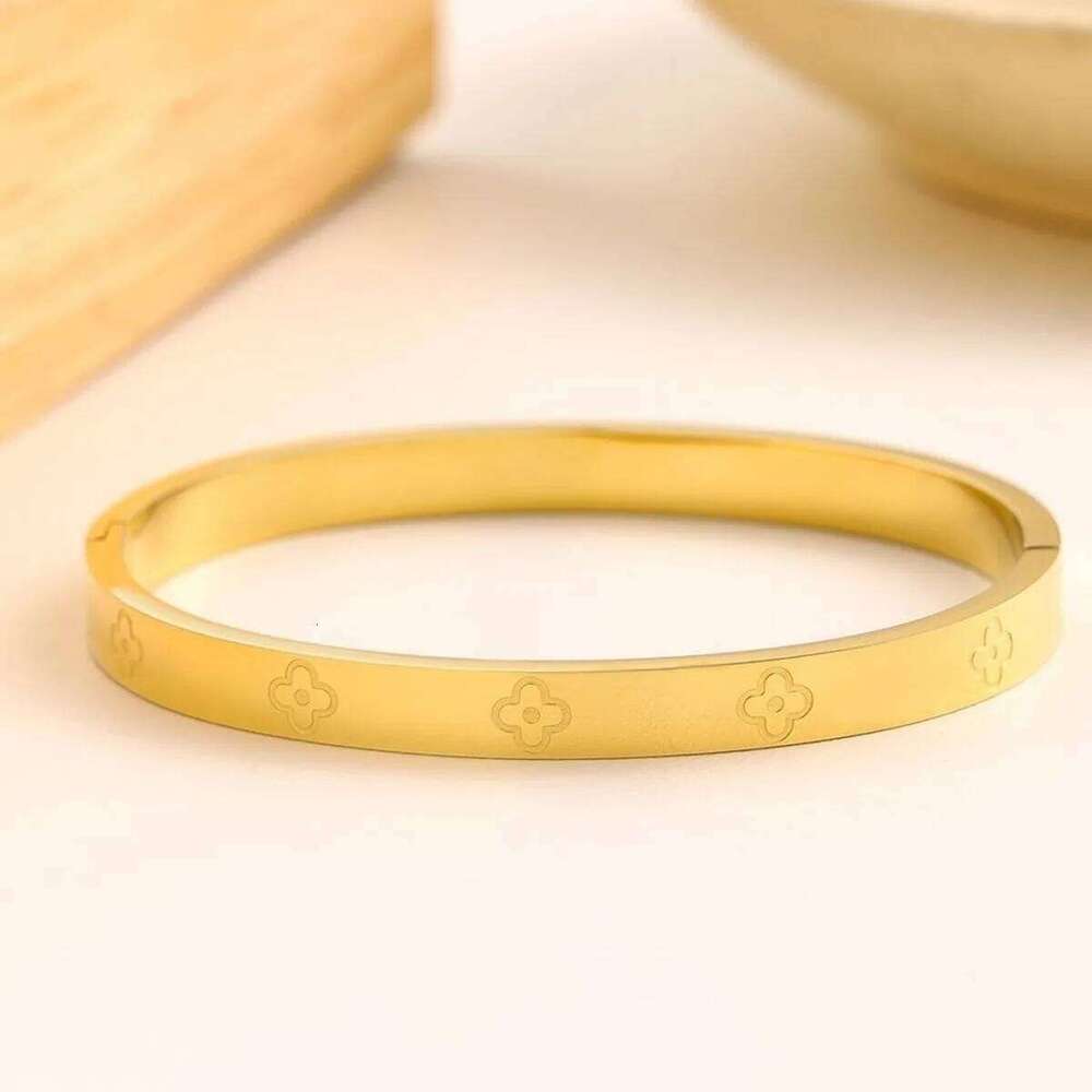 Luxury 18K Gold Plated Stainless Steel Bracelet for Women with Cubic Zirconia Bangle Fashion Daily Wear Jewelry H260115