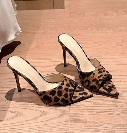 Padded-toe pointed-toe slip-on leopard print dress slippers for women, summer outerwear style fashionable sandals new spring/summer high heels 250113