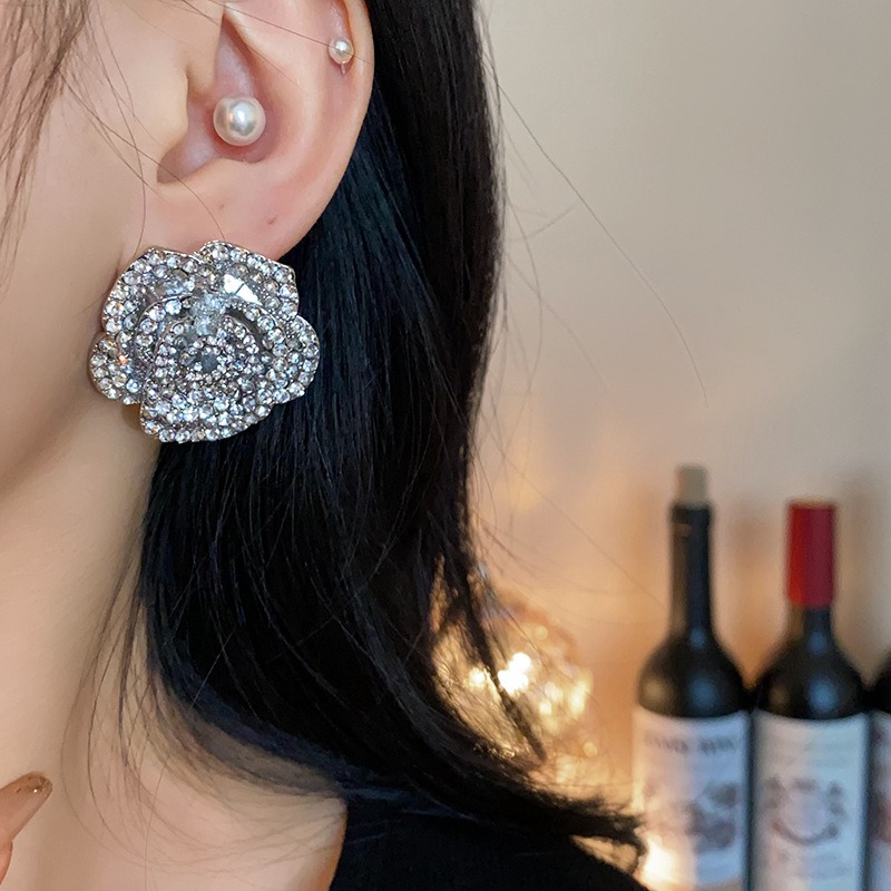 Designer Jewelry Women's Full Diamond Flower Necklace Set Diamond Inlaid Flower Geometric Set Fashion Elegant Necklace Earring Accessories