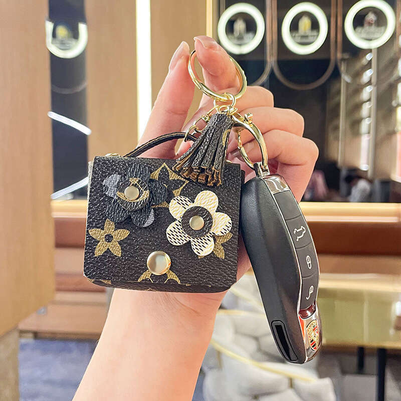 Leather Headphone Case Keychain Pendant Cute Girl Bag Keychain Accessory Fashionable Trendy Accessories for Everyday Styling