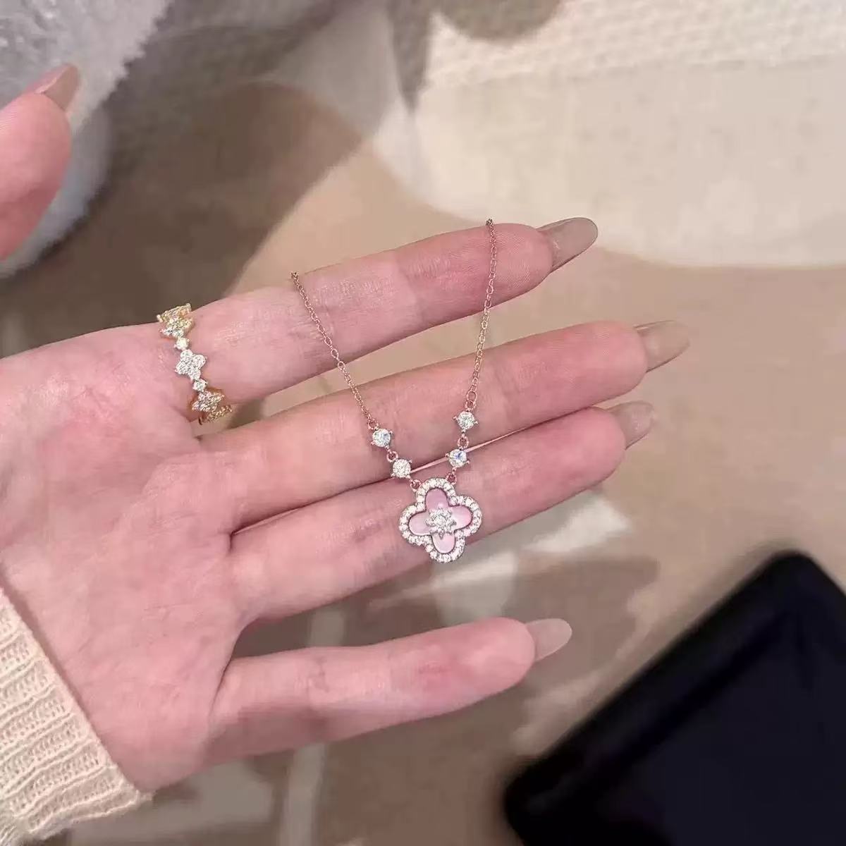 Sweet Cherry Blossoms Vintage Pink Fritillaria Four Leaf Clover Bracelet with Micro inlaid Zircon bracelet designer for women gift