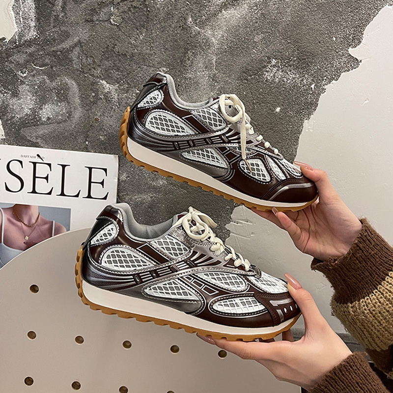 2026 Women Outdoor Retro Sneakers Spring Summer Lightweight Breathable Running Shoes Stylish Comfortable Silver Black Footwear Free Shipping