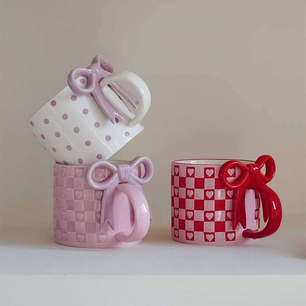 1Pc Heart Ceramic Mug, Creative Bow Handle Design Checkerboard Pattern Mug Suitable for Home Decoration, Daily Drinking Water, Breakfast Milk, Afterno