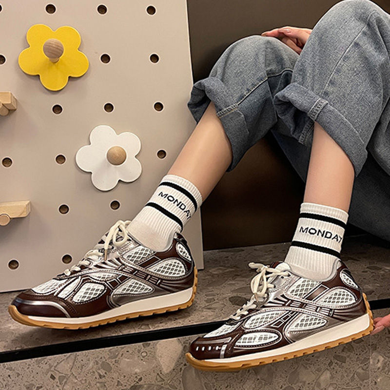 2026 Women Outdoor Retro Sneakers Spring Summer Lightweight Breathable Running Shoes Stylish Comfortable Silver Black Footwear Free Shipping